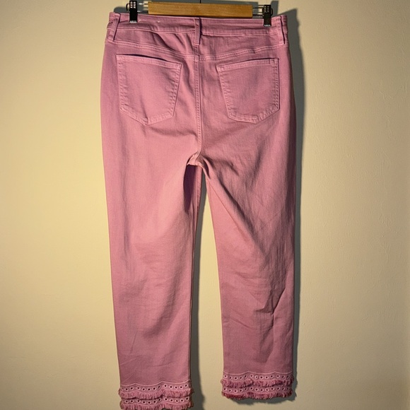 Chico’s So Slimming Girlfriend Slim Leg Crop Size 8 1 Pink Jean Eyelet Ankle - Picture 4 of 11